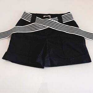 MIDTOWN | Vintage Black & White Belted Short